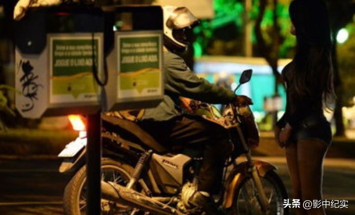 女孩15岁就能接客,性是工作也是生活,捷克为何会沦为情色大国?