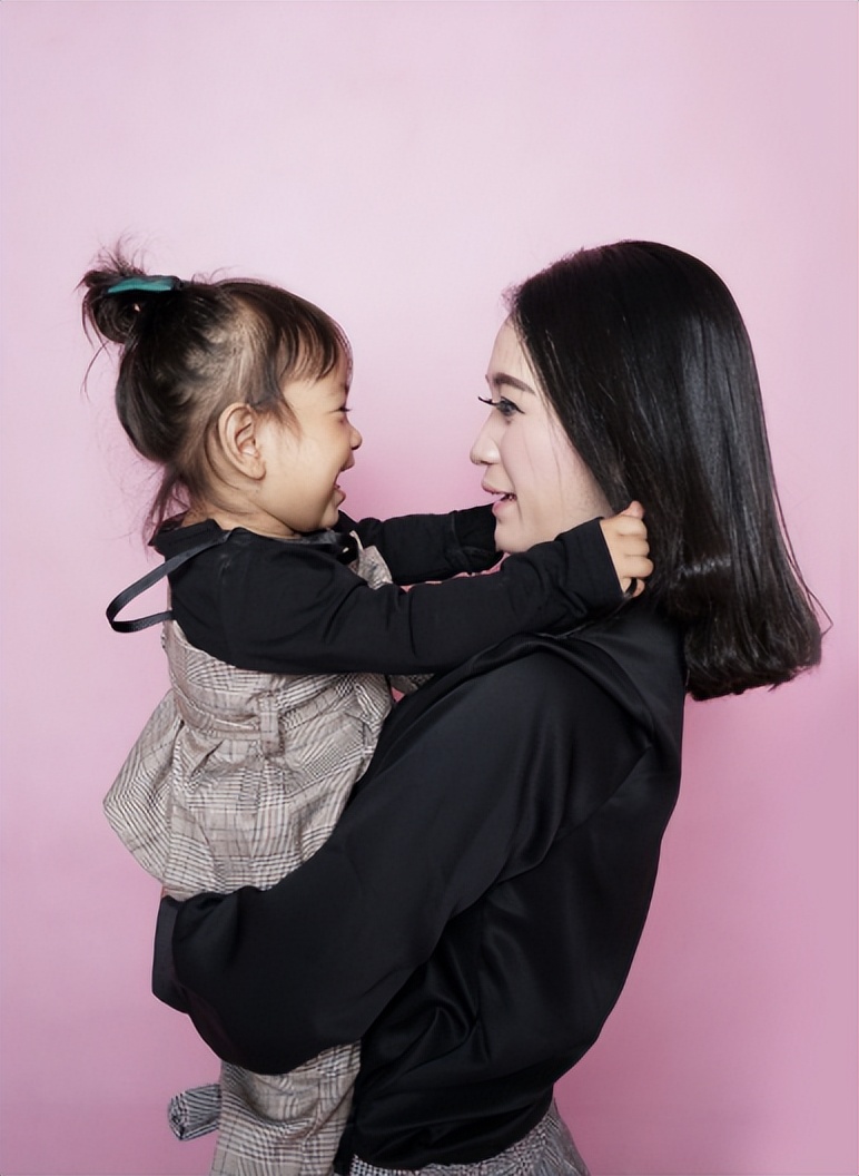 和妈妈闹矛盾处处针对自己怎么办,跟妈妈吵架了不想理她怎么办