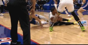 总决赛斯玛特压伤库里,勇士谈库里受伤斯玛特