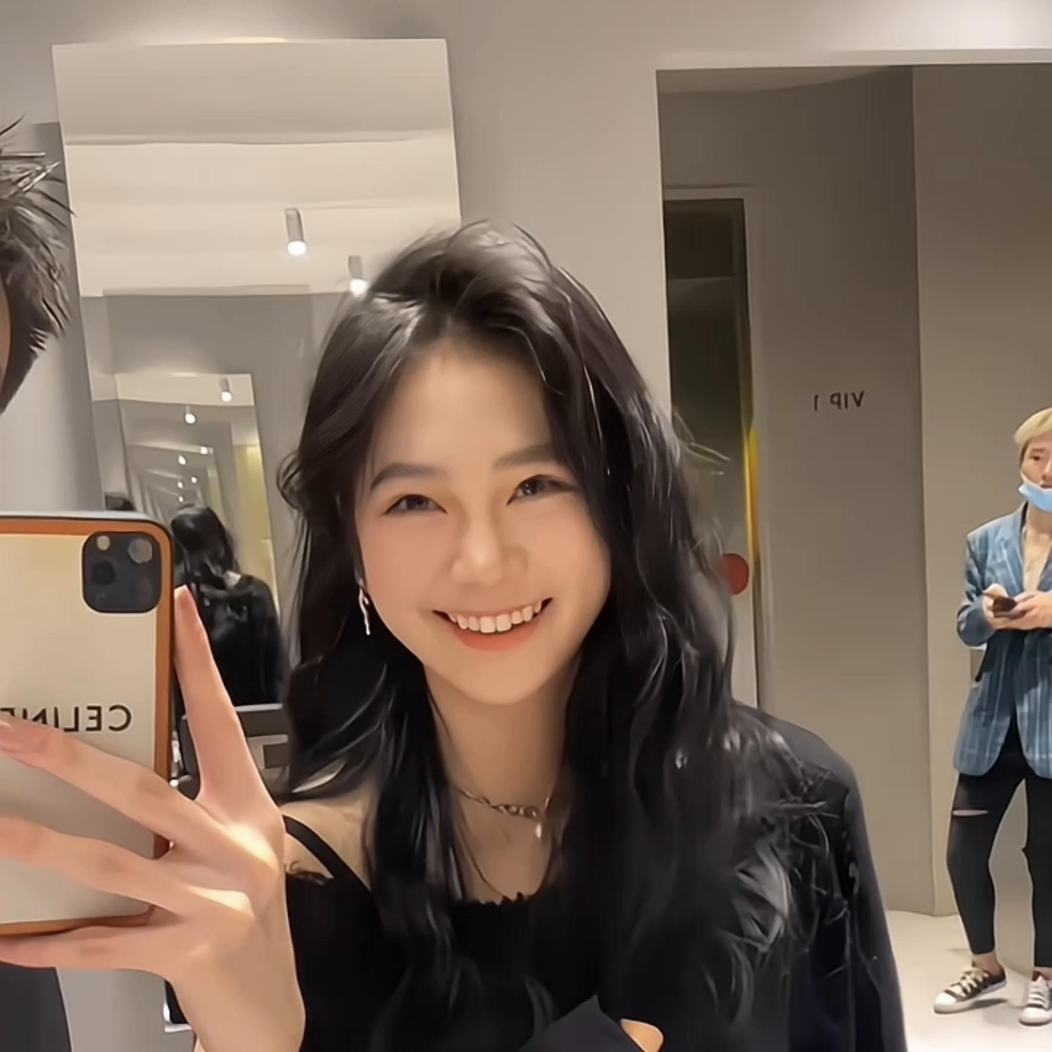 托尼老师说我适合齐肩的发型,托尼老师建议圆脸发型