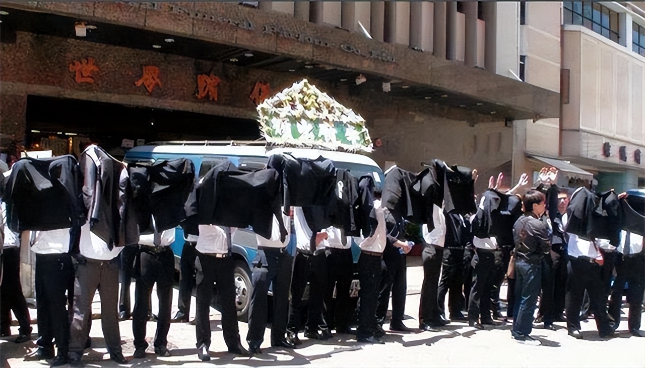 为什么香港有那么多黑帮?1997年香港回归,黑帮到底去哪了?