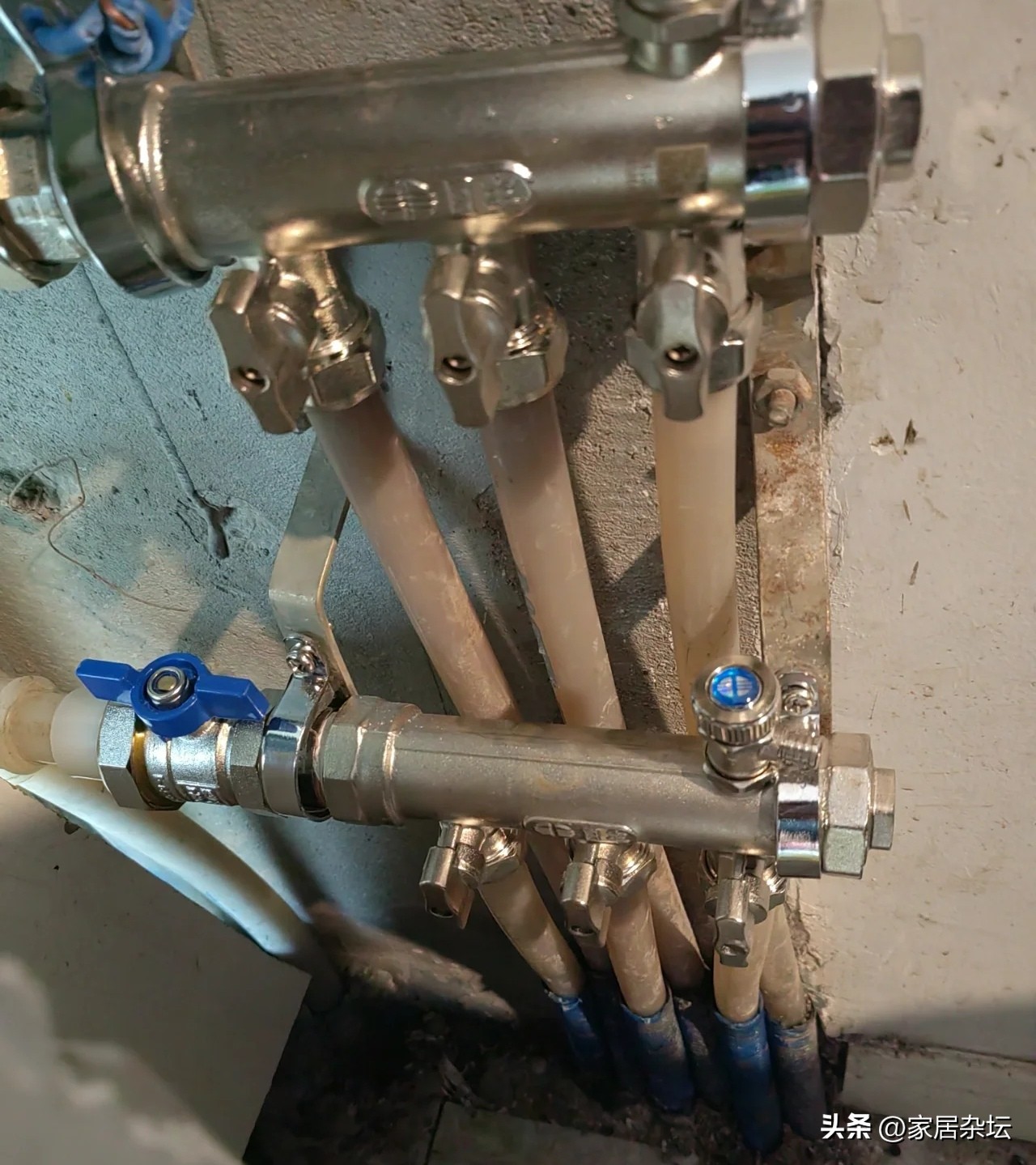 为什么邻居家比自家暖气热,同一栋楼别人家热我家冷