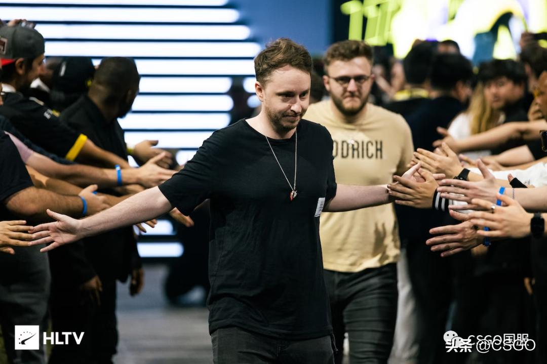 vitality巴黎夺冠球星卡,阿杜major五冠