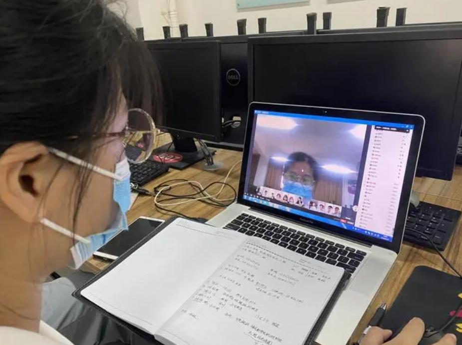 大学开学第一个月需要带电脑吗,大学新生开学要不要带电脑