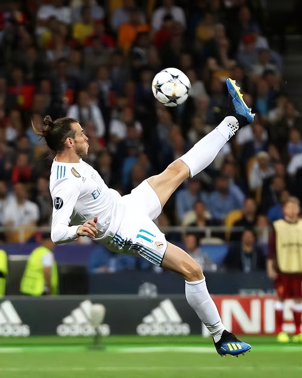 贝尔退役前在哪一支足球俱乐部,贝尔退役足球界再无大圣核心