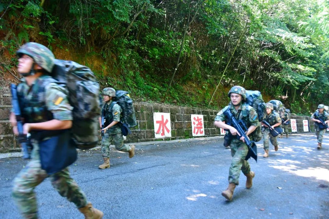 起床号,起床了努力活成更好的自己