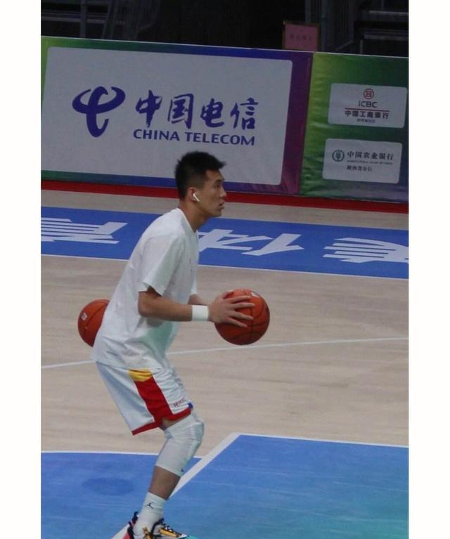 郭艾伦潘玮柏关系,郭艾伦颁奖典礼潘玮柏