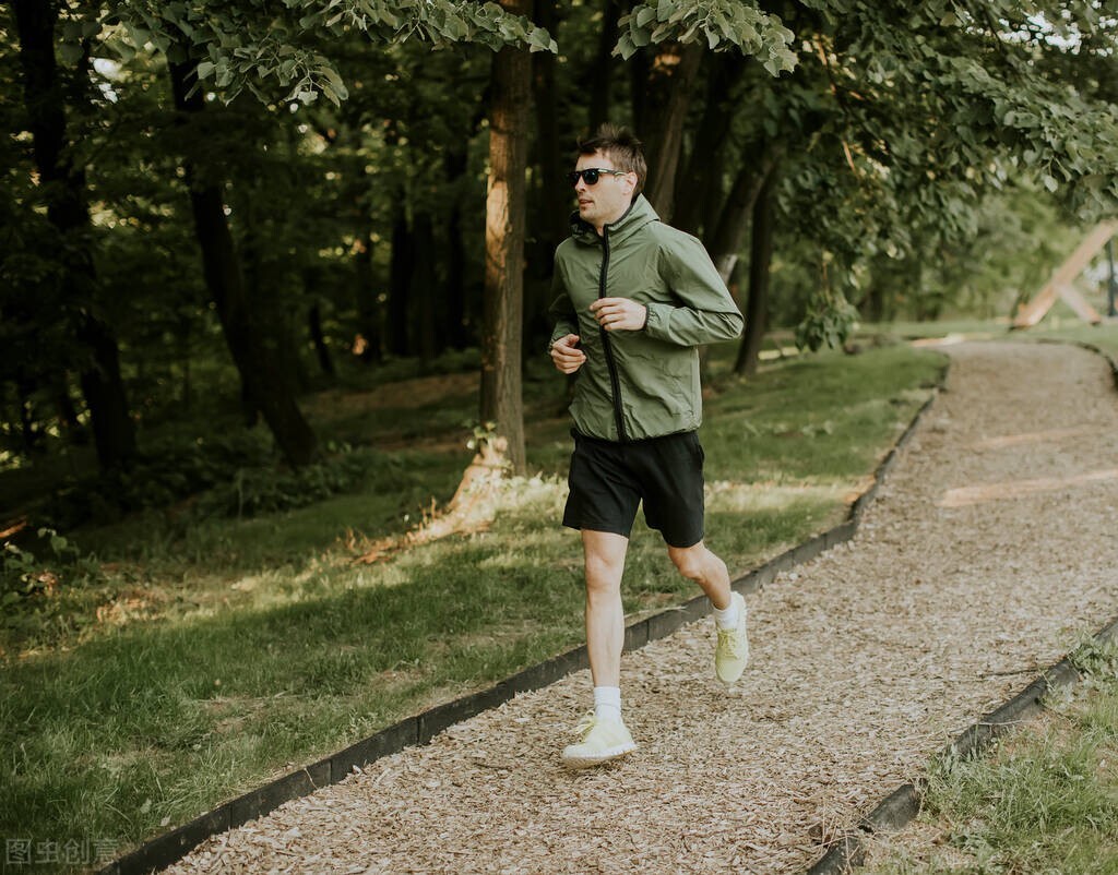 燃脂减肥增肌增壮训练计划,高效燃脂大体重健身动作