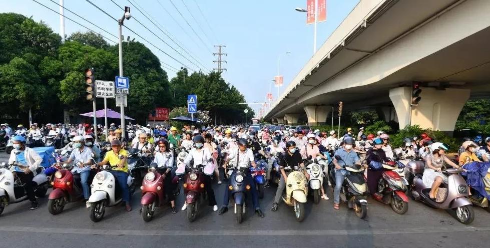 出行效率低!这3大理由,建议取消电动车限速25Km/h,你怎么看?
