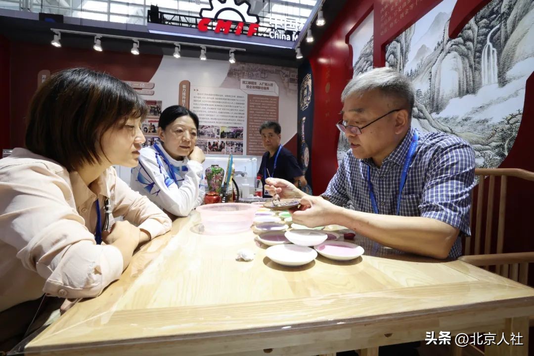 景泰蓝京式旗袍非遗体验进会场,景泰蓝非遗体验北京