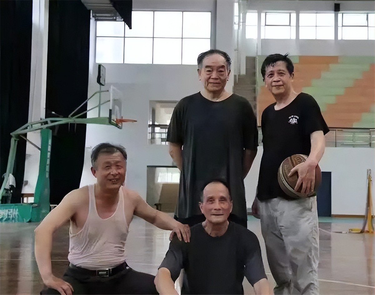 从呼吸困难到咳出肿瘤组织，一个肺癌患者亲述在美国治疗历程