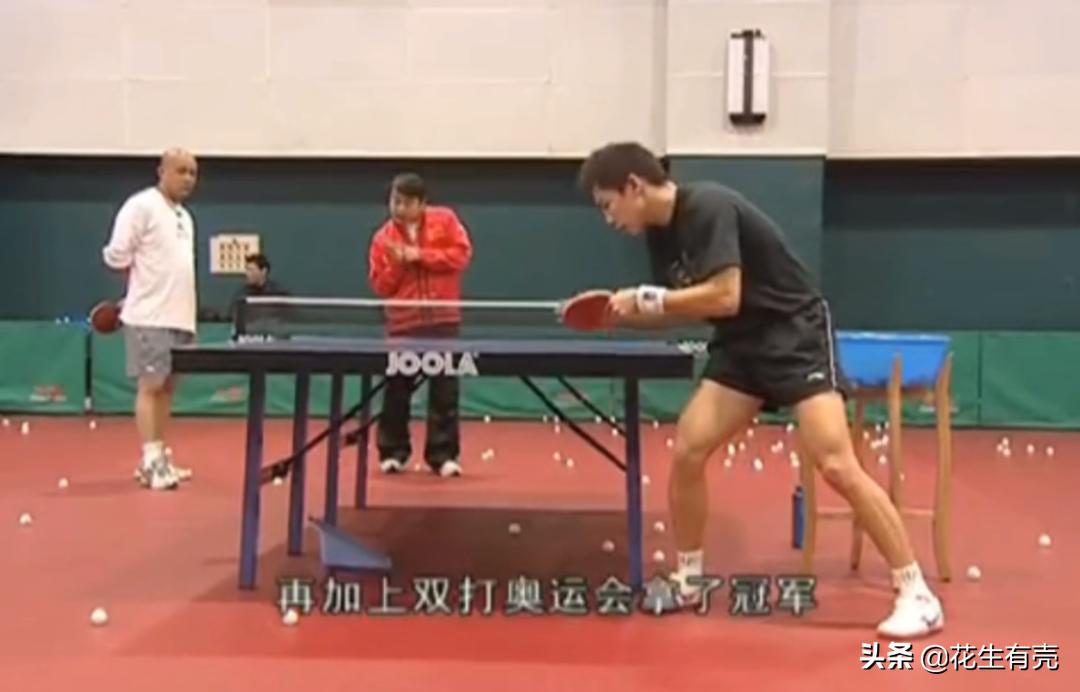 19年王楚钦看孙颖莎打球,陈玘刘国梁评价