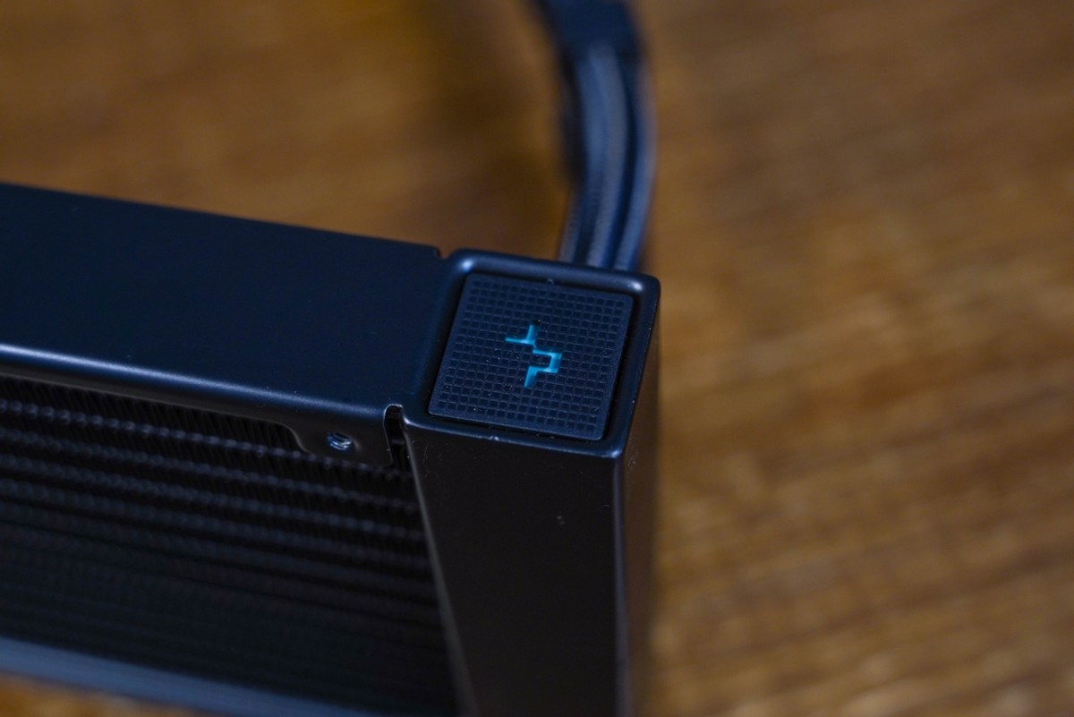 九州风神冰堡垒360青春版水冷测评,九州风神堡垒240rgbv2水冷散热器