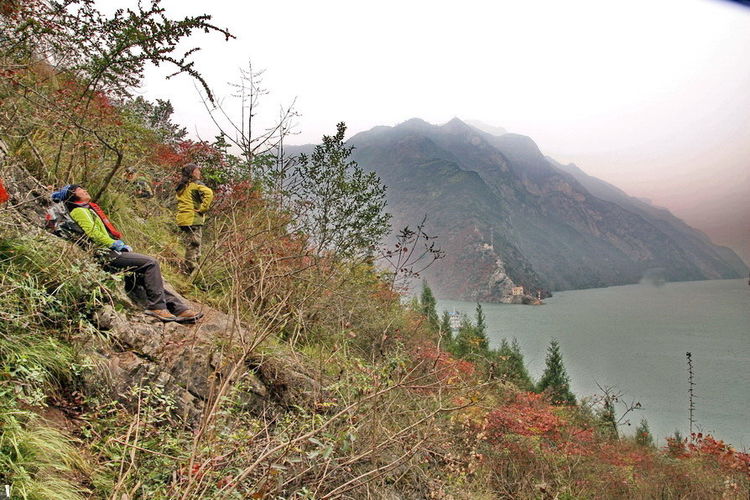 廿万公里六章，要看两岸猿声啼不住，只需要在大昌古镇150元租船