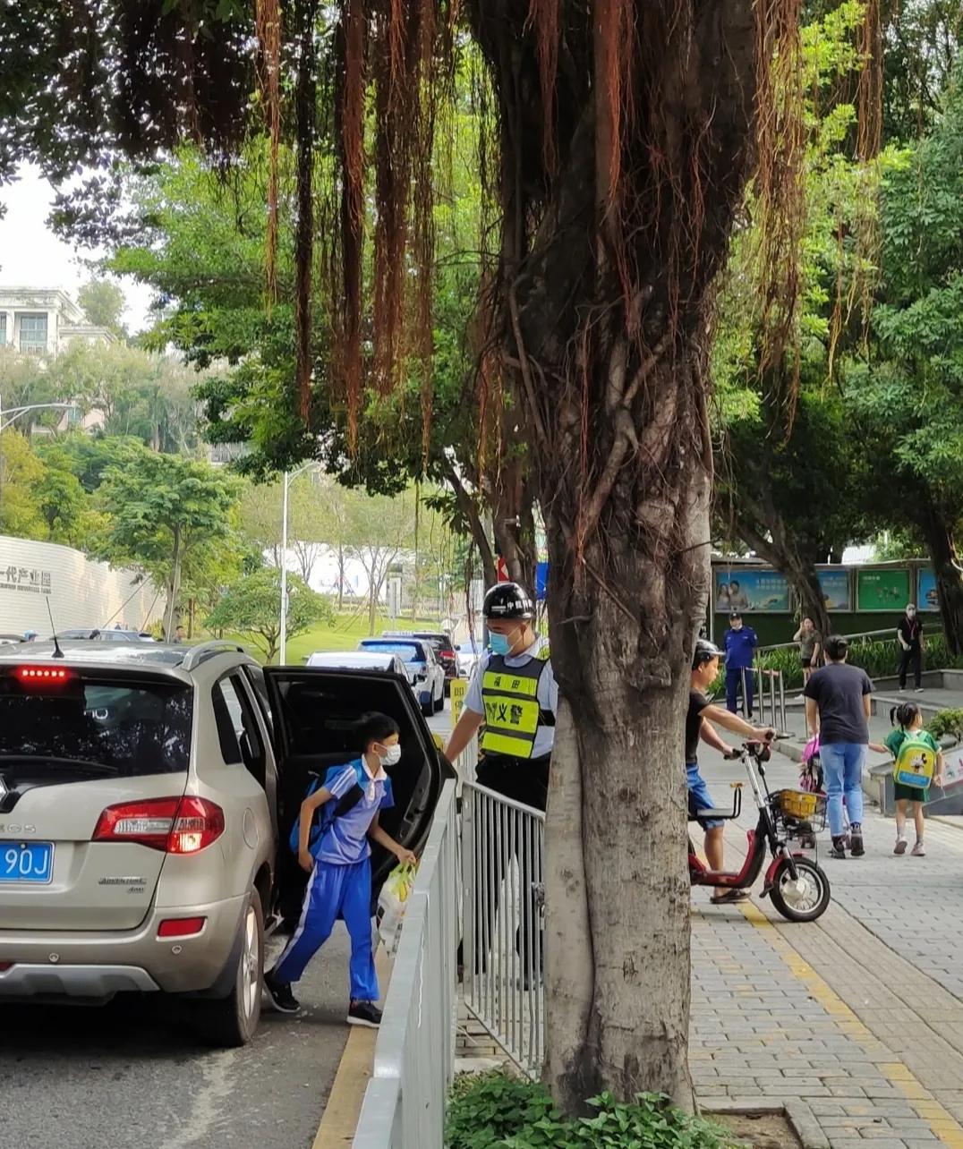 校园管理人性化,推进学校管理科学化