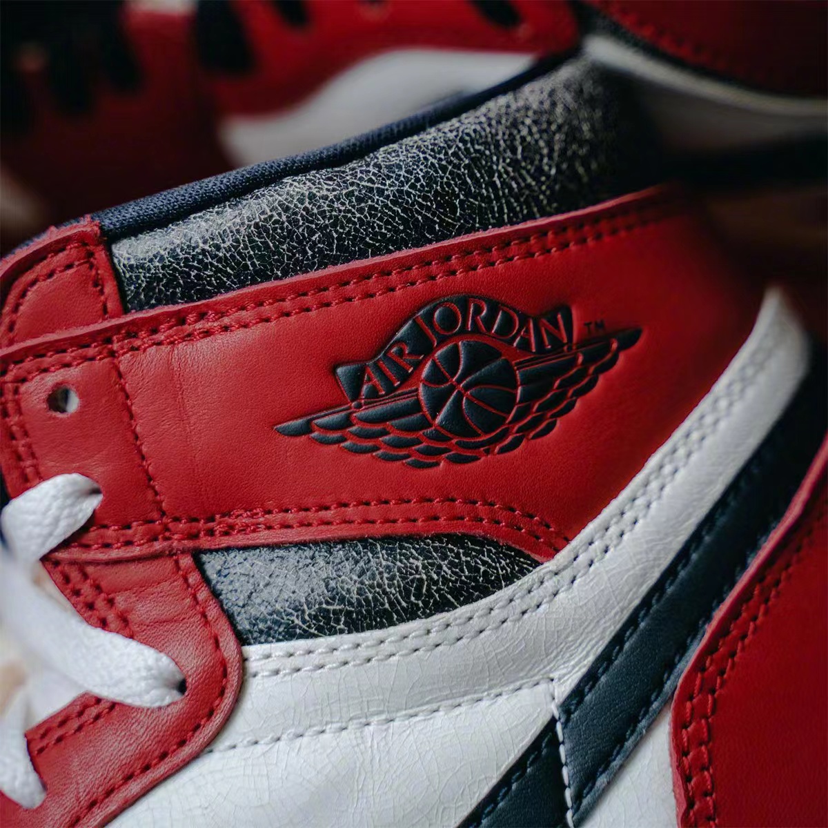 aj1芝加哥原价多少钱,aj1高帮鞋芝加哥白红399元