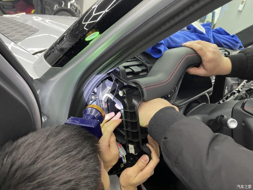 路虎卫士单色内饰氛围灯图解,路虎卫士改装氛围灯毛病