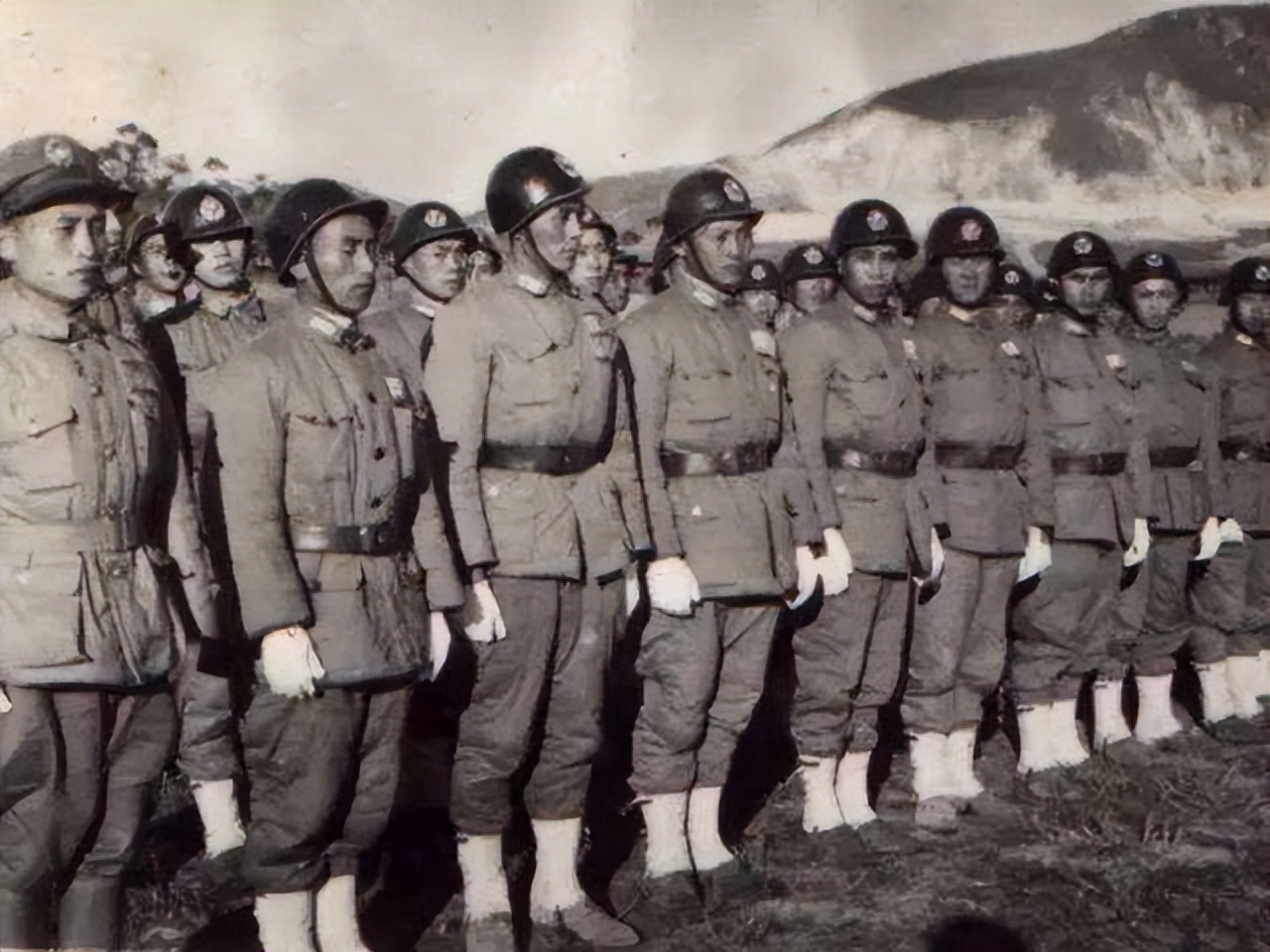 1957年，一数学老师突然被捕，公安问：你还记得被枪毙的银元犯吗