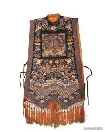 最美婚纱还是中国传统的凤冠霞帔,西方婚纱与中国古代婚服的差异