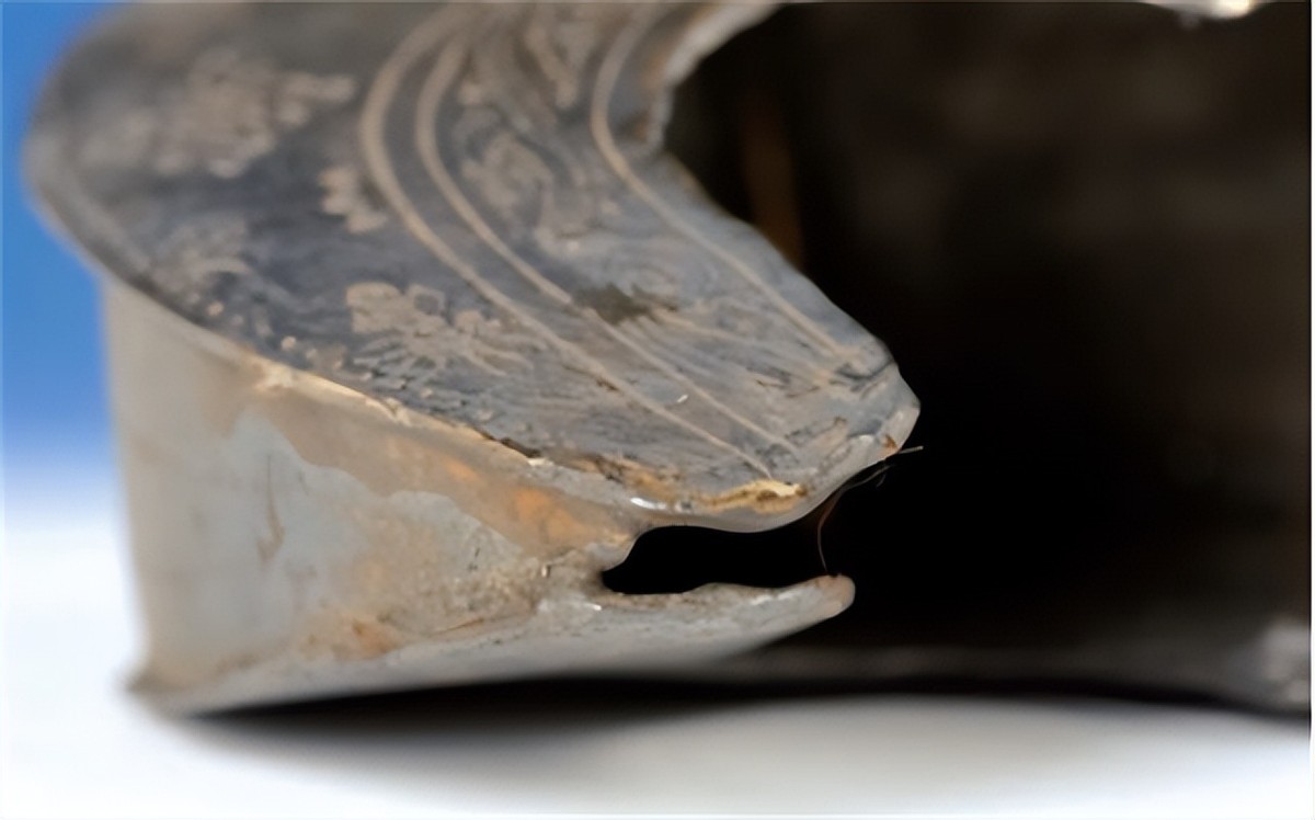 盗墓贼不识货丢掉双破鞋是真的吗,盗墓贼不识货丢掉双破鞋