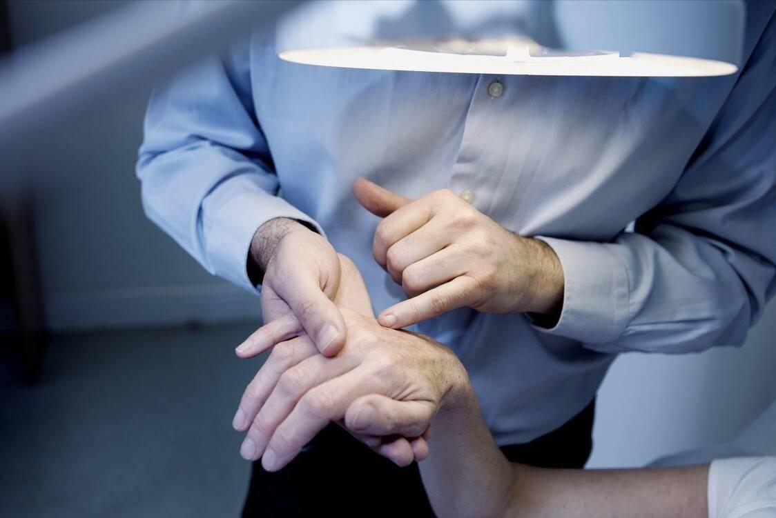 人老了为啥长老年斑,人老了脸上老年斑越来越多