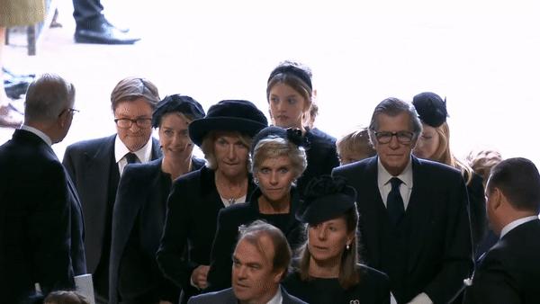 卡米拉王后的孙辈 (卡米拉王后的孙辈照片)