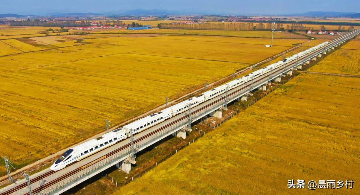 外国人坐中国高铁的缺点,老外体验中国高铁的缺点