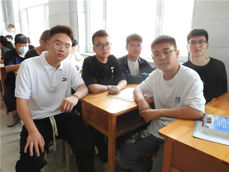 毕业季来临即将和母校说再见,毕业十年匆匆路过母校感言