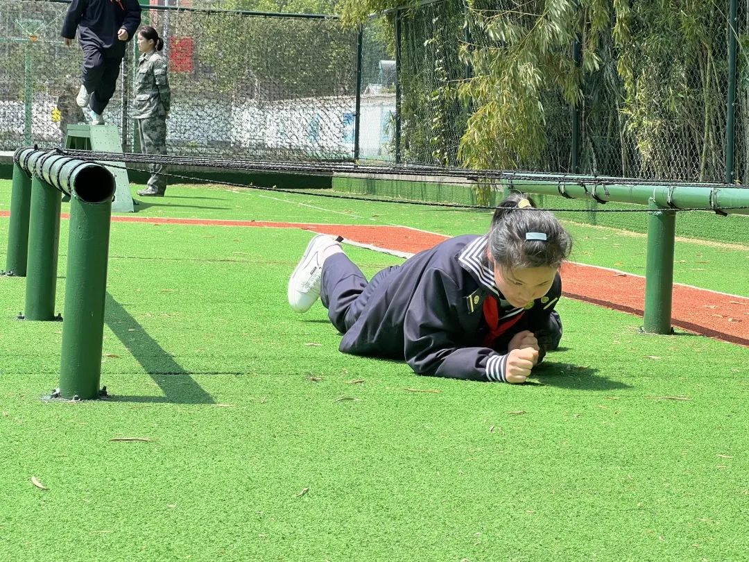 国防教育特色学校荣誉称号,获评国家国防教育示范校