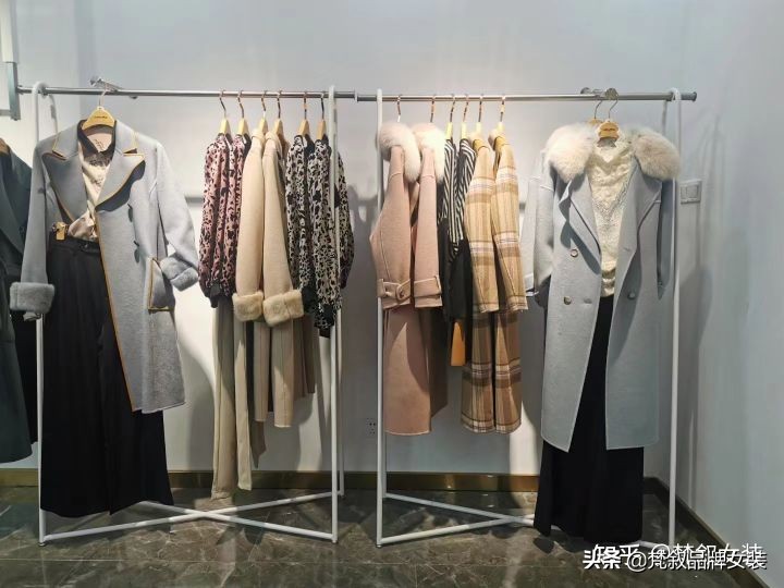 桦南县梵叙女装品牌集合店,梵叙品牌女装折扣店总部地址