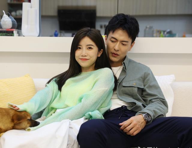 “巴啦啦能量cp”去除滤镜变化大：罗拉被指太胖，王能能没气质