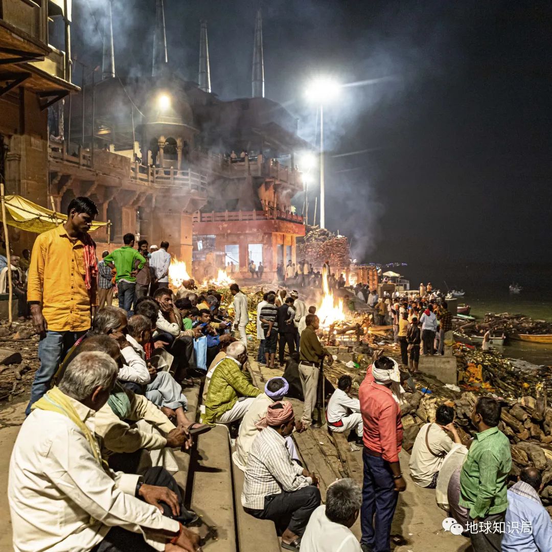 印度的宗教迷信有多严重,印度的迷惑行为