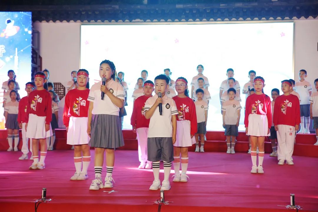 四个篇章，五彩荧光，江北新区这所小学在星空下见证成长！