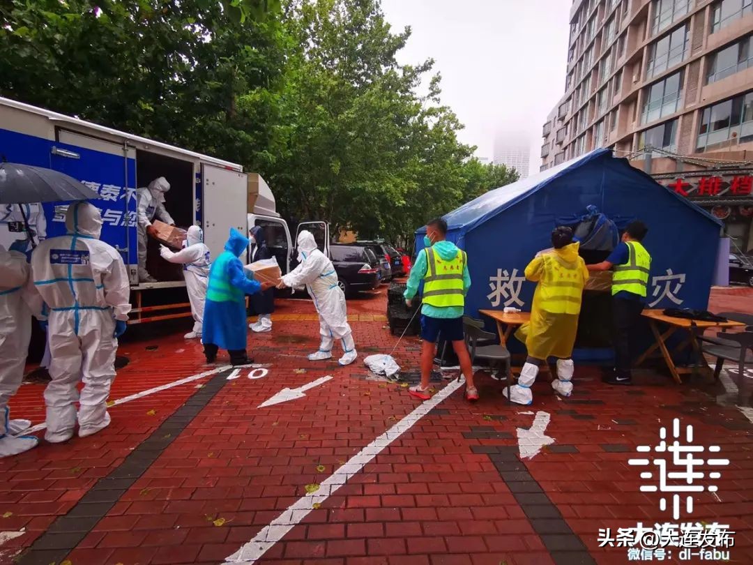 首个风暴潮海浪双红警报发布,风暴潮和海浪警报发布