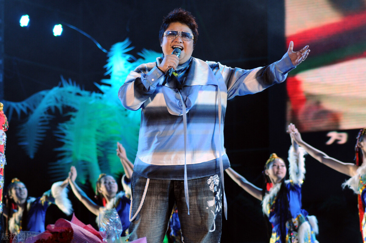 韩红做慈善为什么会有争议,韩红慈善倾家荡产完整版