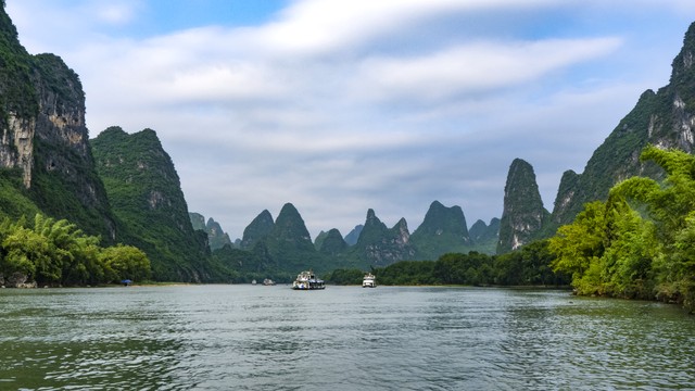 桂林阳朔漓江竹筏门票在哪里买,桂林阳朔景点门票提前预订可以吗