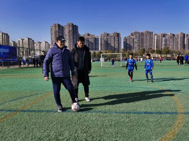 以足球为纽带、以友谊为桥梁！宝山、叶城共绘多彩体育画卷