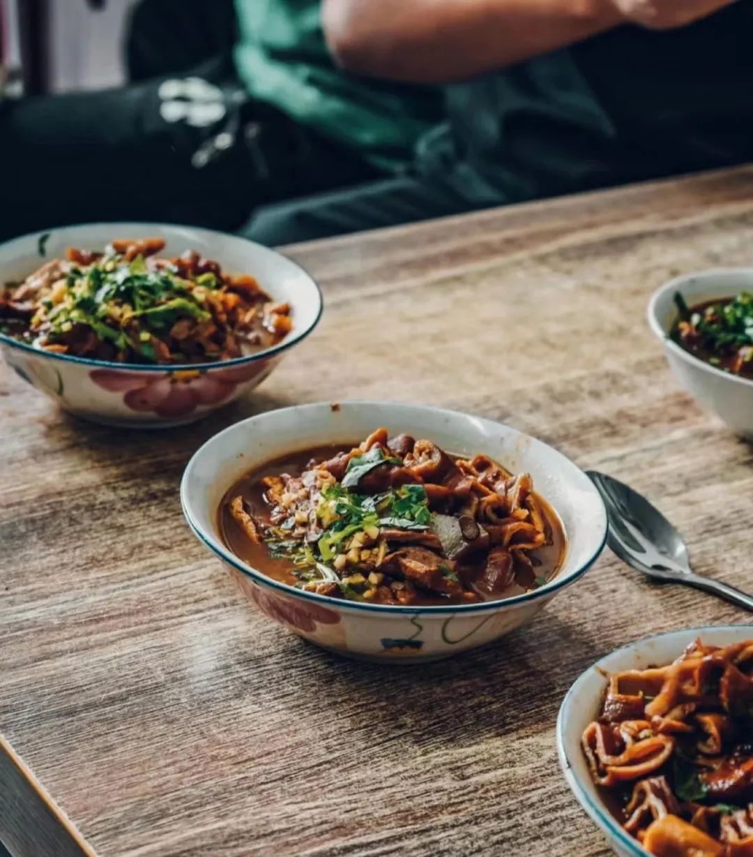 老北京人的最爱豆汁,老北京人最爱的卤煮店