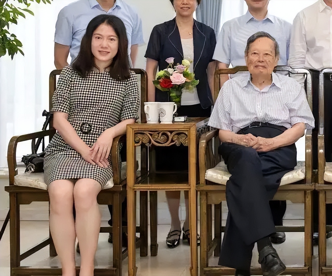 翁帆嫁给大自己54岁的杨振宁了吗,翁帆与杨振宁的婚姻生活曝光