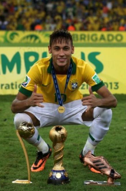 南美足球先生内马尔帅气视频,内马尔南美集锦