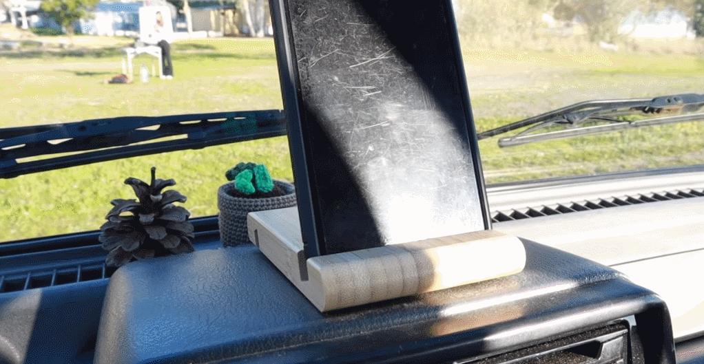 房车里的蜗居生活,国外夫妻房车生活