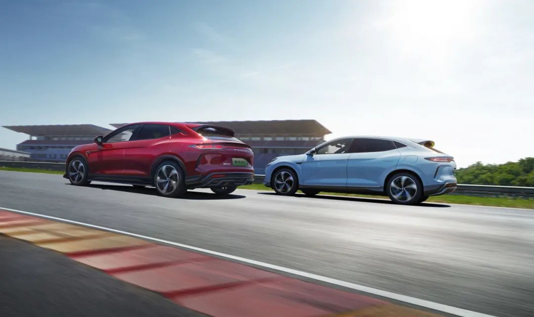 30.18万元起！全球首款智能豪华猎跑SUV腾势N7震撼上市