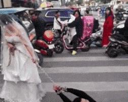 坐高铁遇到旁边老阿姨脱鞋,坐高铁遇到旁边阿姨脱鞋