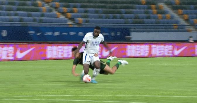 中超四张红牌,中超8场比赛5张红牌