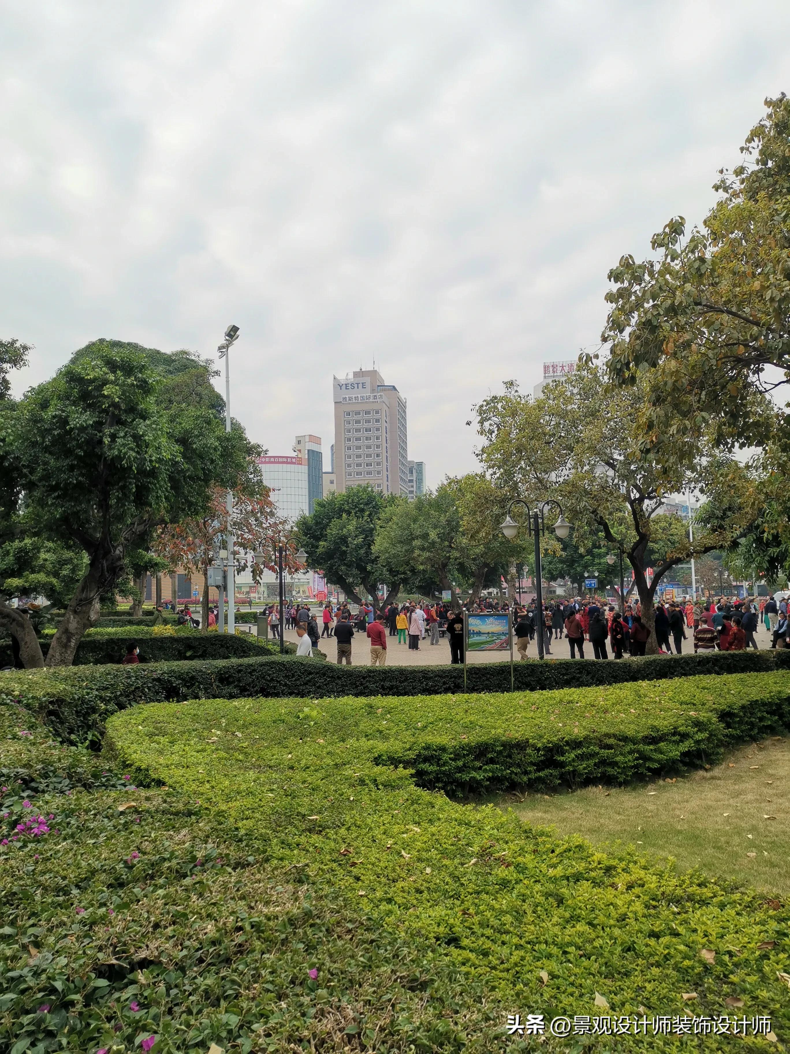 广西南宁市五象广场,广西南宁市朝阳广场唱歌