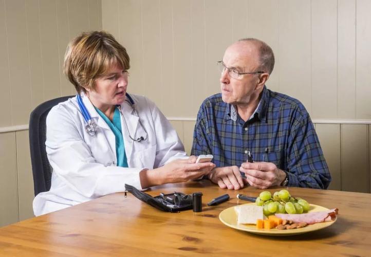 一饿就心慌手抖难受冒汗动不了,一饿就心慌手抖无力一吃东西就好