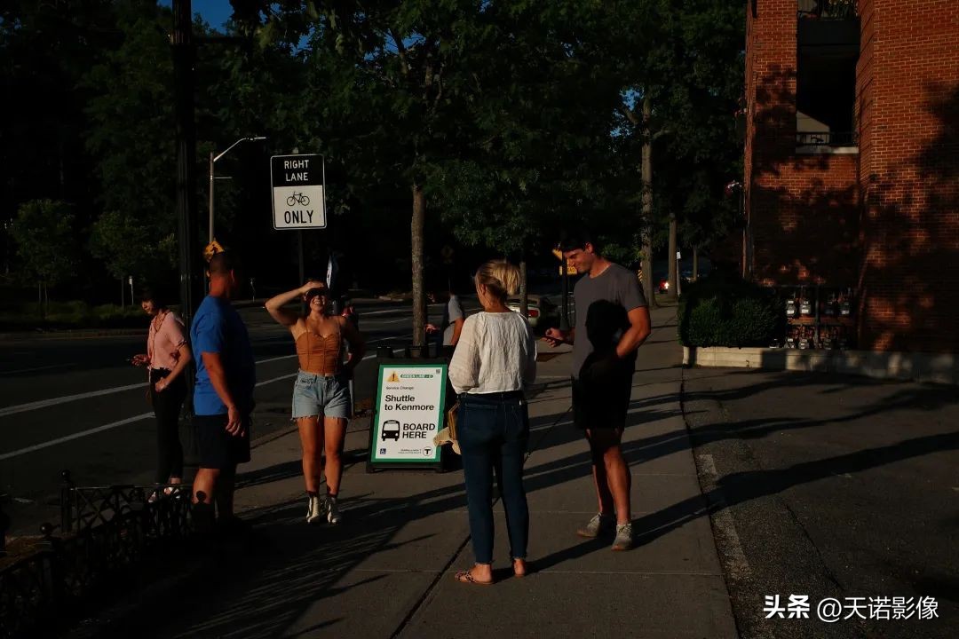 理光GRⅢGRⅢx为什么要双持?