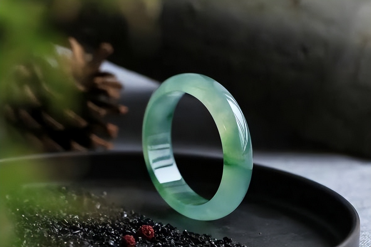 翡翠新手赌哪个场口,新手买翡翠手镯须知