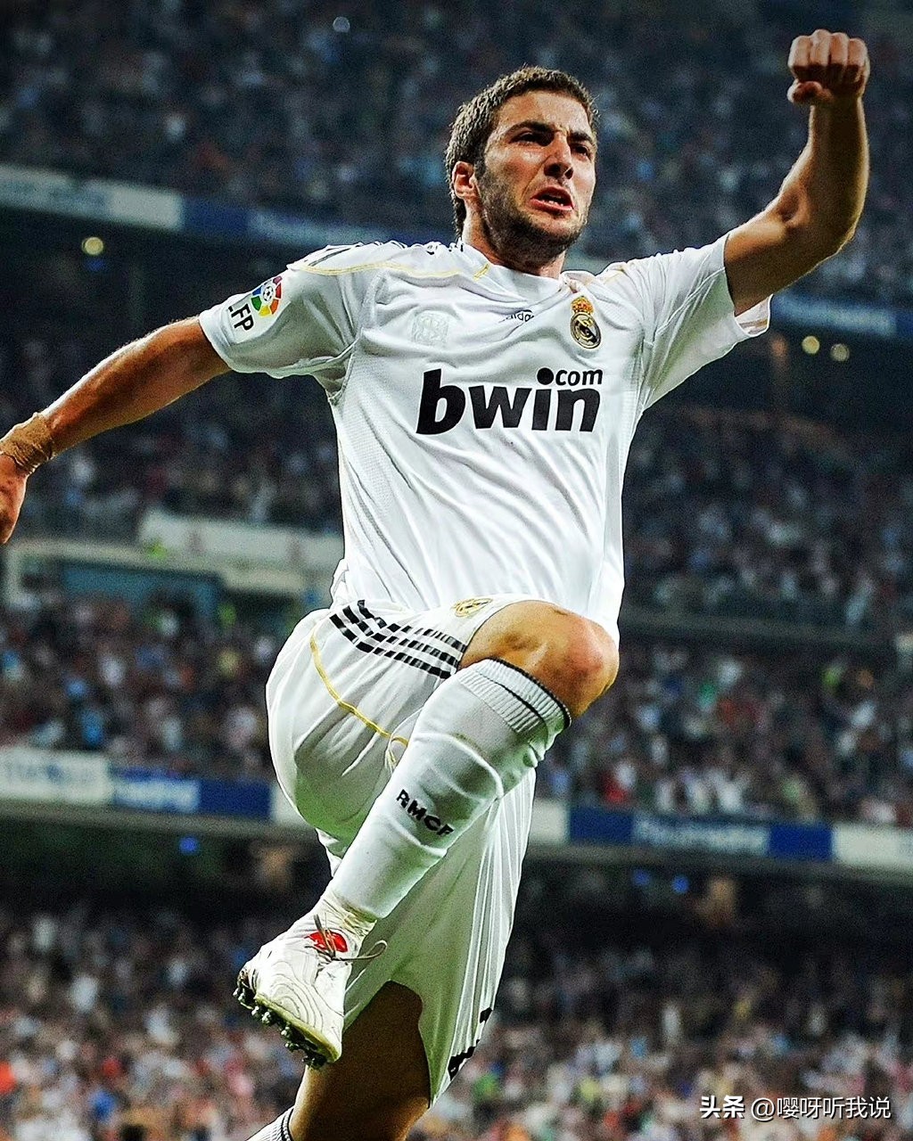 小烟枪泪洒发布会，34岁就宣布退役，梅老板又少一个“左膀右臂”