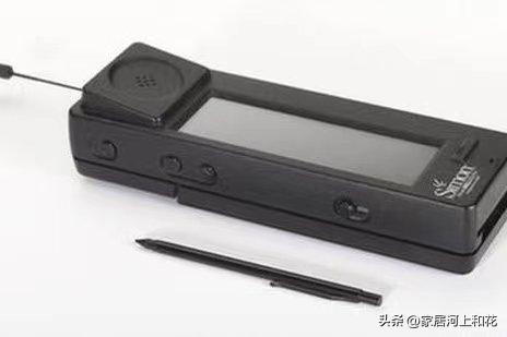 世界第一款拍照手机诞生于哪一年,第一款三摄手机是什么手机